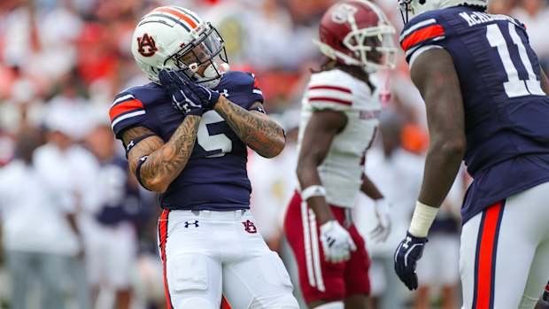 Donovan Kaufman vs UMass - Eric Starling/Auburn Daily